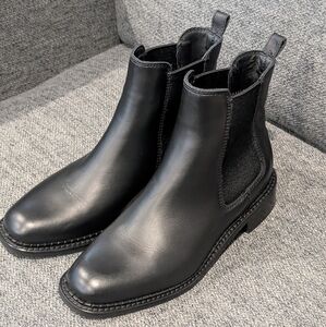 La Canadienne Leather Boots